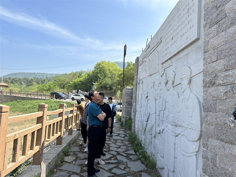 “追尋紅色足跡，擁抱生態(tài)夏意”-夏日團建活動6